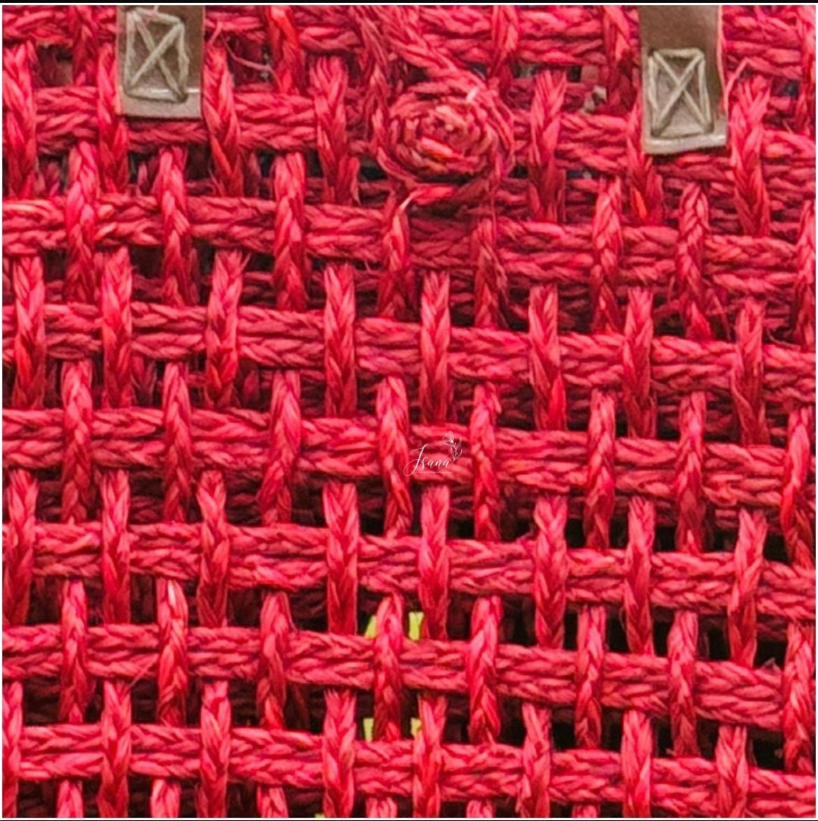 ISANA® RangSaaj Sabai Mesh Bag – Assorted Handwoven Tote