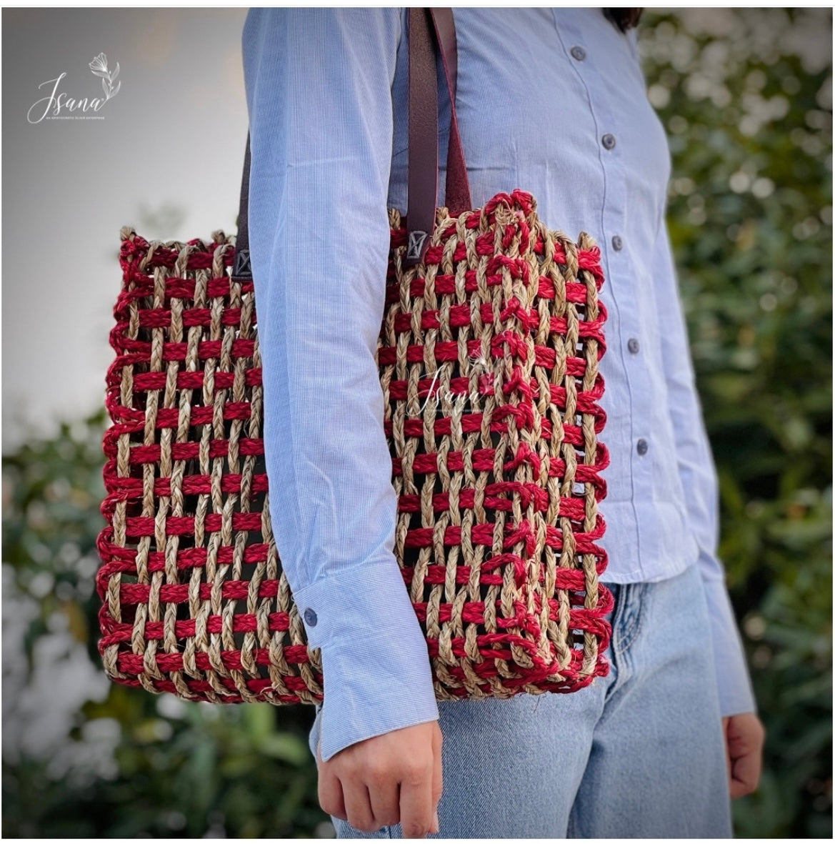 ISANA® Anvaya Sabai Grass Tote Bag – Handwoven Natural Grass Handbag