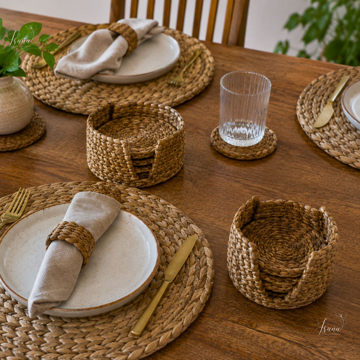 EcoServe Luxe – 6 Pc Handwoven Water Hyacinth Placemats with Holder Sustainable Dining Set