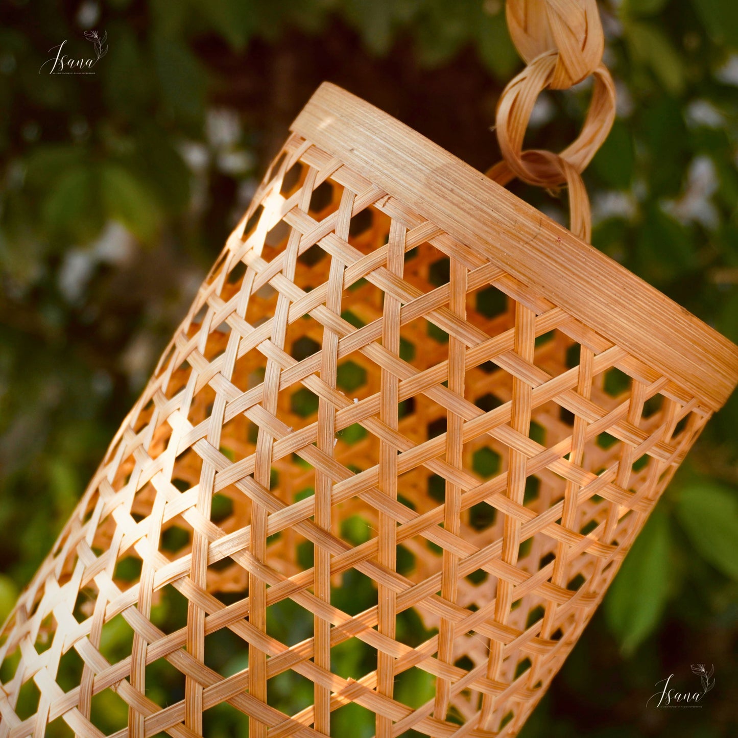 Isana PetiteBloom – Mini Bamboo Hanging Lamp (IBL 208)