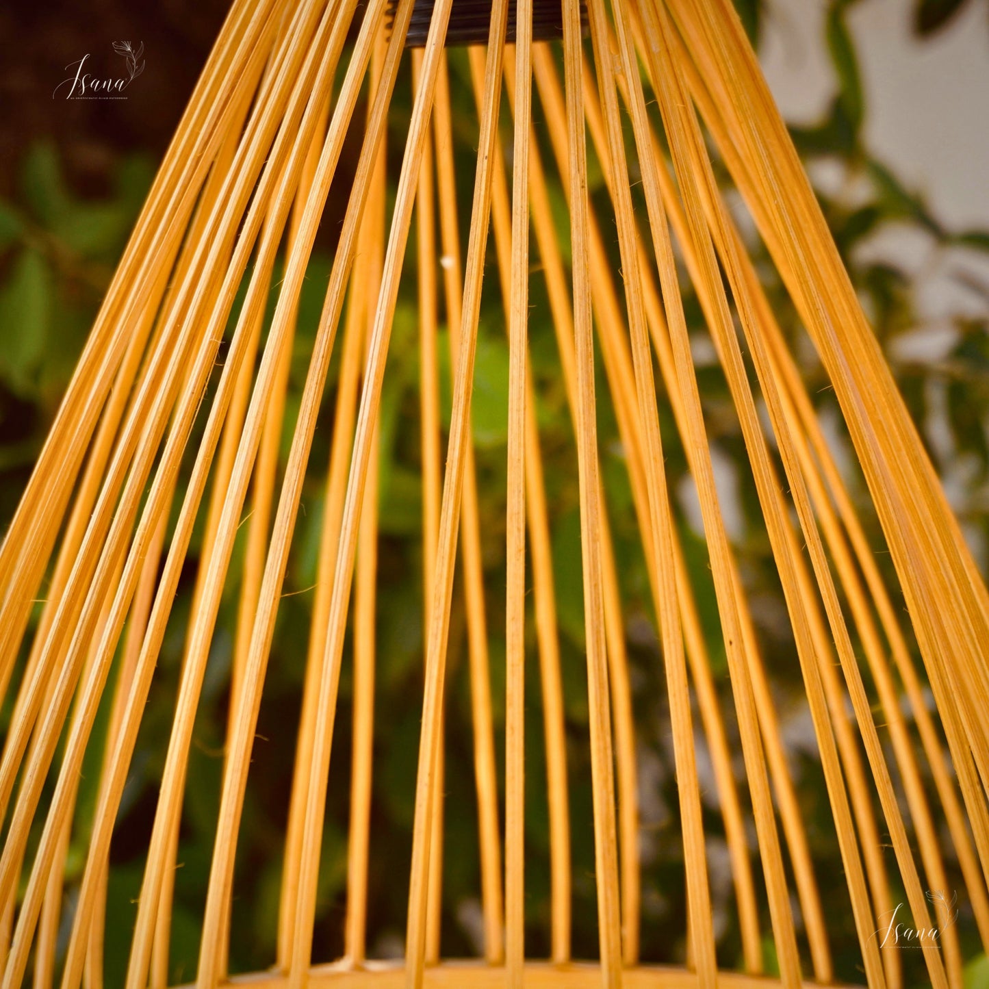 Isana BreezeCrown – Natural Bamboo Hanging Lampshade