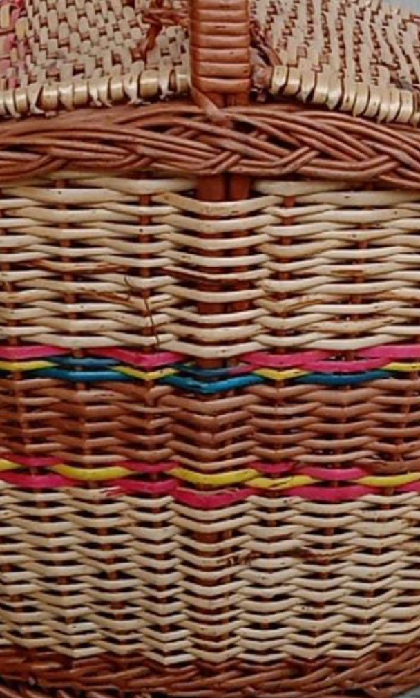 Vista Willow Picnic Basket – With Handle